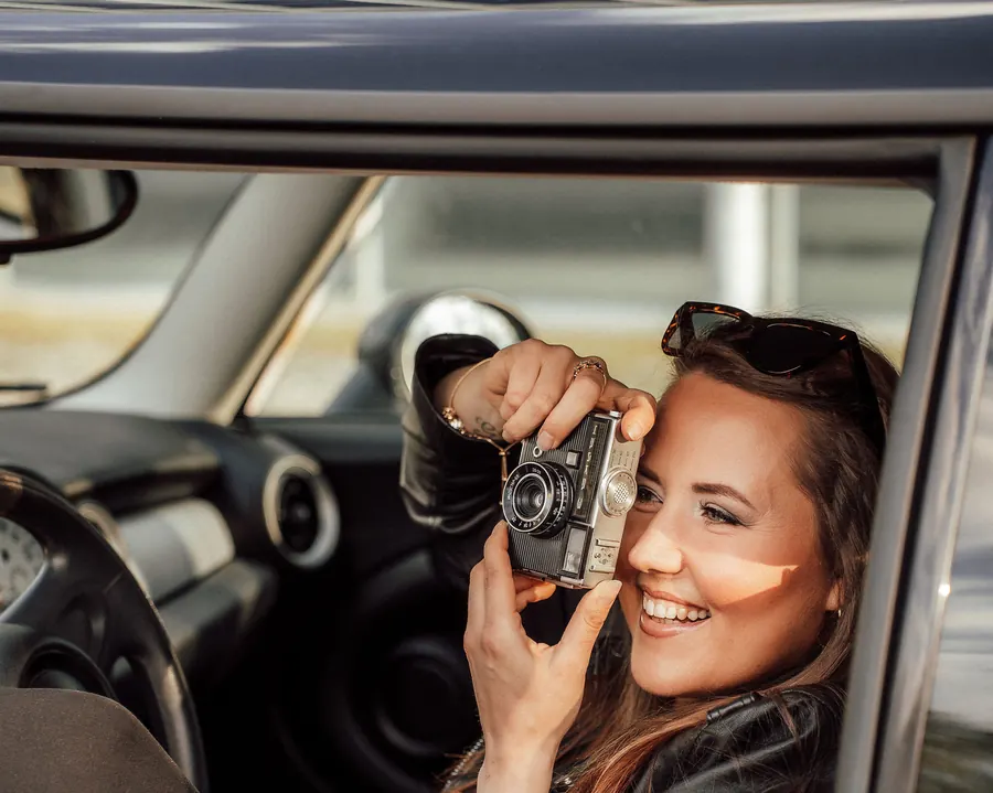 Geter Gerlein fotoaparaadiga autos